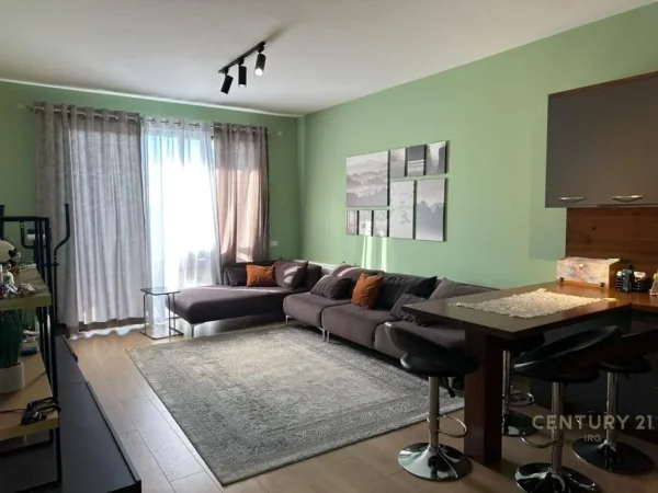 Tirane, jepet me qera apartament 2+1+Ballkon Kati 9, 105 m² 750 € (Rruga Kongresi i Manastirit)