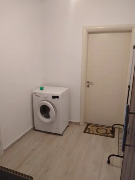 Pogradec, jepet me qera apartament 1+1+Aneks+Ballkon Kati 1, 230 €