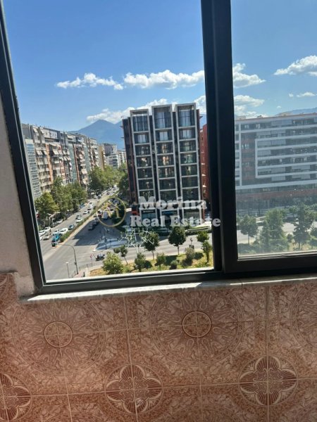 Tirane, jepet me qera apartament 1+1 Kati 7, 60 m² 350 € (Pallati me Shigjeta)