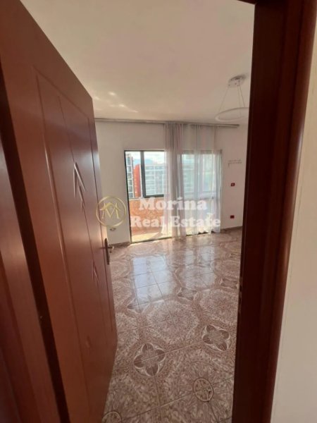 Tirane, jepet me qera apartament 1+1 Kati 7, 60 m² 350 € (Pallati me Shigjeta)