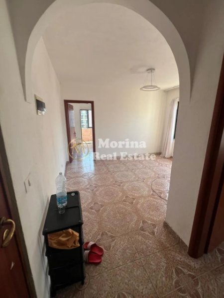 Tirane, jepet me qera apartament 1+1 Kati 7, 60 m² 350 € (Pallati me Shigjeta)