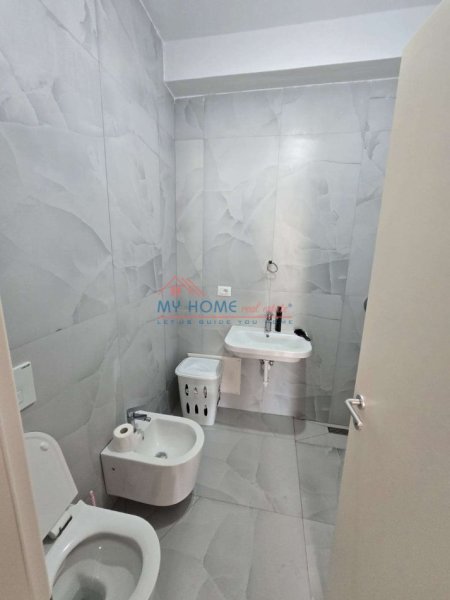 Tirane, shitet apartament 2+1+Ballkon Kati 6, 88 m² 143.000 € (Ali Demi)