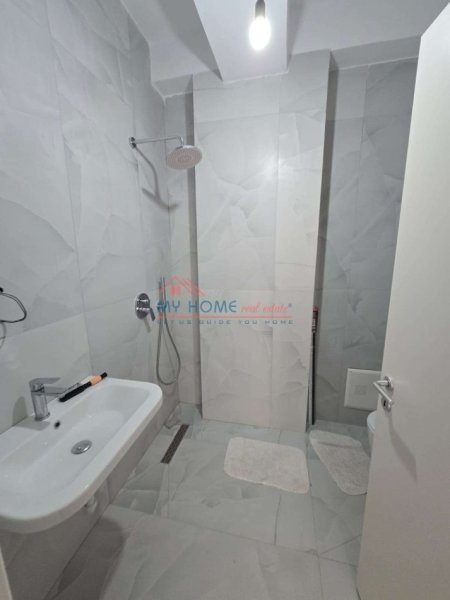 Tirane, shitet apartament 2+1+Ballkon Kati 6, 88 m² 143.000 € (Ali Demi)
