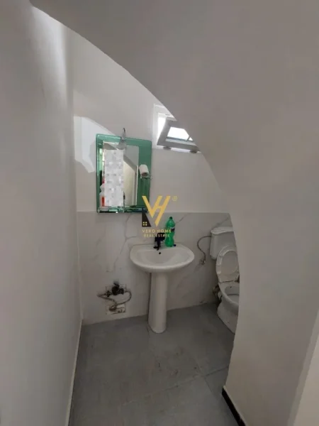 Tirane, jepet me qera dyqan Kati 0, 30 m² 450 € (RRUGA SULEJMAN PASHA)