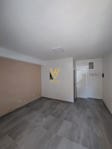 Tirane, jepet me qera dyqan Kati 0, 30 m² 450 € (RRUGA SULEJMAN PASHA)
