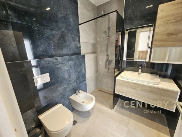 Tirane, jepet me qera apartament 2+1 Kati 3, 130 m² 1.000 € (LIQENI I THATE)