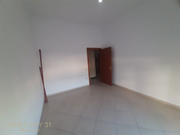Tirane, shes apartament 2+1 Kati 9, 117 m² 285.000 € (9 Kateshet)