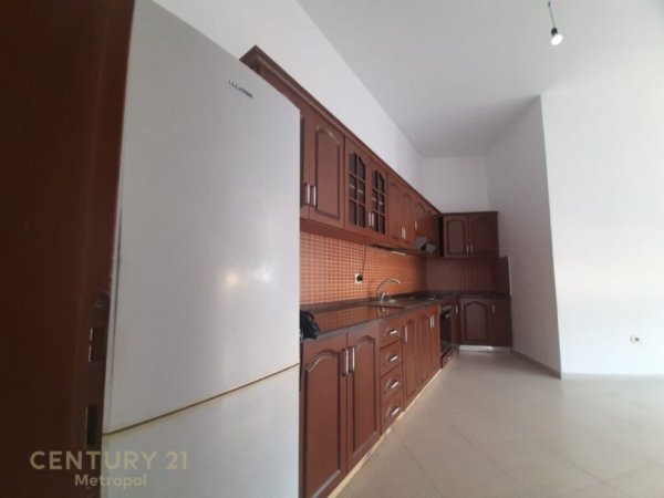 Tirane, shes apartament 2+1 Kati 9, 117 m² 285.000 € (9 Kateshet)