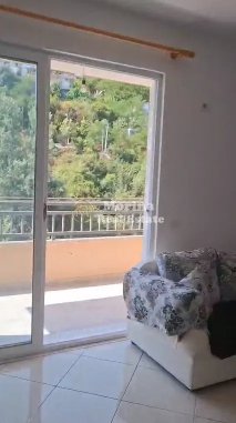 Tirane, jepet me qera apartament 3+1+Ballkon Kati 4, 140 m² 350 € (Fresku)