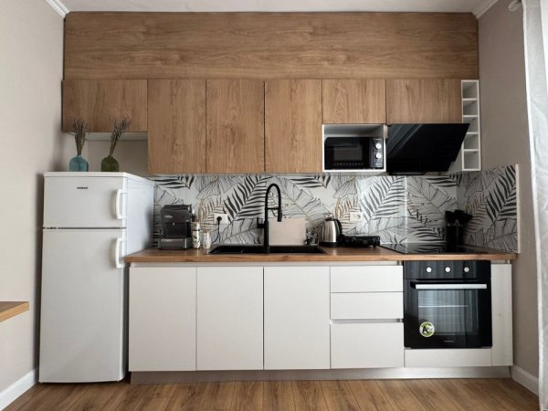 Tirane, jepet me qera apartament 2+1+Aneks+Ballkon Kati 2, 80 m² 1.200 € (Rr. e Duuresit)