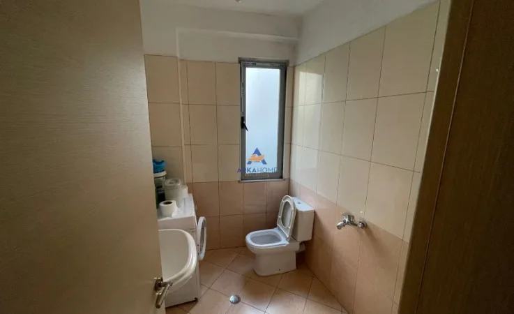 Tirane, shitet apartament 2+1+Ballkon Kati 3, 109 m² 130.000 € (PALLATET CABEJ,YZBERISHT)