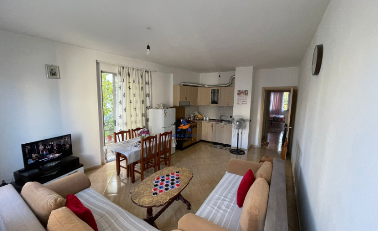 Tirane, shitet apartament 2+1+Ballkon Kati 3, 109 m² 130.000 € (PALLATET CABEJ,YZBERISHT)