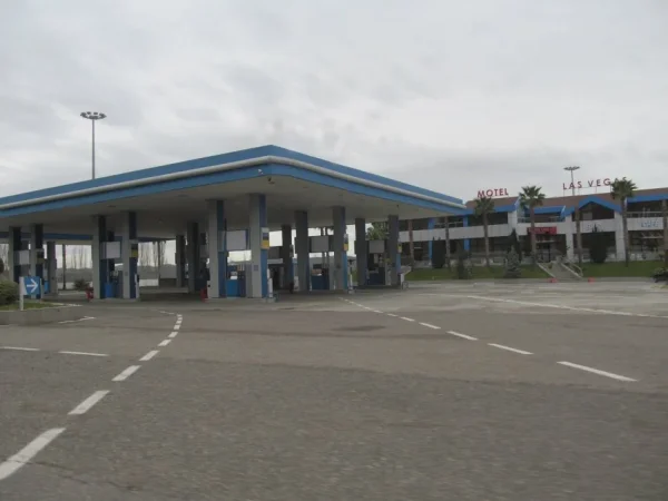 Kurbin, Shitet Pikë Karburanti, Kompleks Shërbimesh të ndryshme, Cmimi fillestar 204,876,000 Lekë