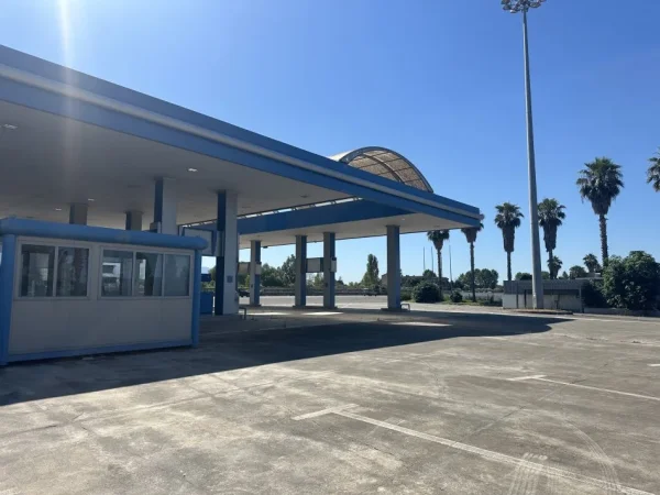 Kurbin, Shitet Pikë Karburanti, Kompleks Shërbimesh të ndryshme, Cmimi fillestar 204,876,000 Lekë