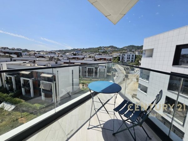 Tirane, jepet me qera apartament 2+1 Kati 3, 130 m² 1.000 € (Liqeni i thate)
