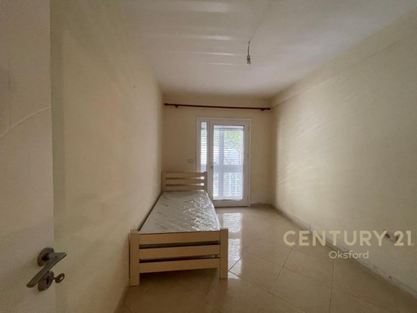 Tirane, jepet me qera Vile 2+1 Kati 1, 100 m² 450 € (Selite)