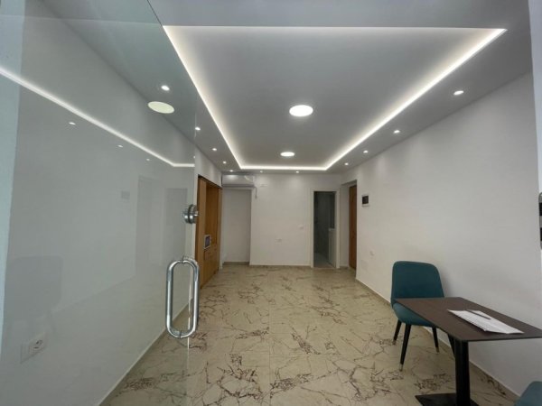 Tirane, jepet me qera dyqan Kati 0, 27 m² 500 € (Rruga Federik Shiroka)