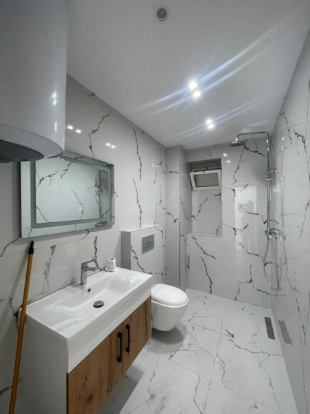 Tirane, jepet me qera dyqan Kati 0, 27 m² 500 € (Rruga Federik Shiroka)