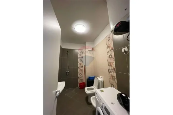Tirane, jepet me qera apartament 2+1+Ballkon , 110 m² 650 € (Rruga e Kavajes)