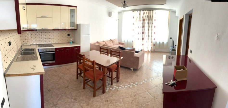 JEPET ME QERA SUPER APARTAMENT 2+1 NE QENDER TEK RRUGA DIBRES , SELVIA, PER 5 PERSONA ,600 €