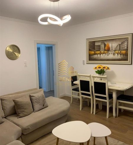 Tirane, jepet me qera apartament 3+1 Kati 3, 81 m² 650 € (Rruga Dervish Hekali)