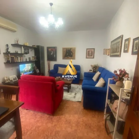 Tirane, jepet me qera apartament 1+1+Aneks+Ballkon Kati 3, 75 m² 500 € (Rruga Shefqet Musaraj)