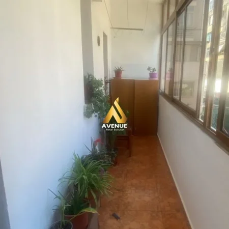 Tirane, jepet me qera apartament 1+1+Aneks+Ballkon Kati 3, 75 m² 500 € (Rruga Shefqet Musaraj)
