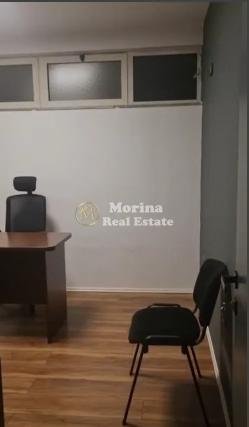 Tirane, jepet me qera zyre Kati 1, 300 m² 2.500 € (21 Dhjetori)