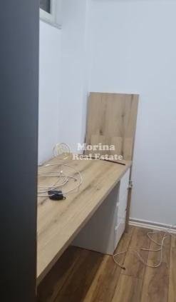 Tirane, jepet me qera zyre Kati 1, 300 m² 2.500 € (21 Dhjetori)