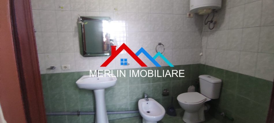 Tirane, jepet me qera apartament 2+1+Ballkon Kati 2, 90 m² 600 € (DON BOSKO)