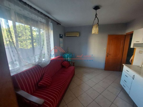Tirane, shitet apartament 3+1+Ballkon Kati 3, 88 m² 170.000 € (Rruga e Kavajes)