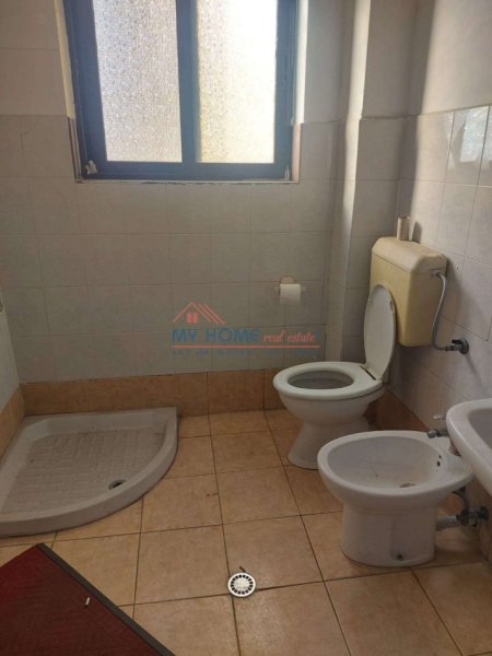 Tirane, shitet apartament 3+1+Ballkon Kati 3, 88 m² 170.000 € (Rruga e Kavajes)