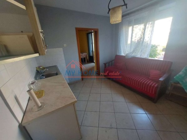 Tirane, shitet apartament 3+1+Ballkon Kati 3, 88 m² 170.000 € (Rruga e Kavajes)