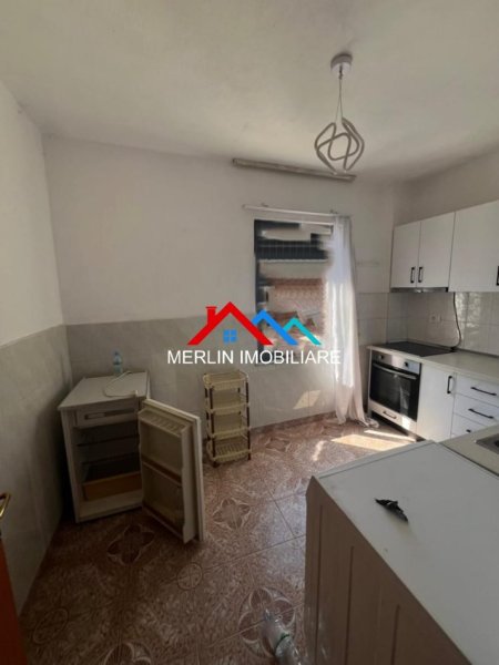 Tirane, jepet me qera apartament 1+1+Ballkon Kati 7, 60 m² 350 € (PALLATI ME SHIGJETA)