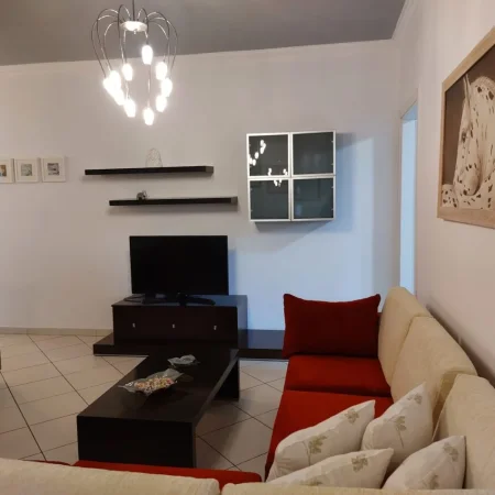Tirane, jepet me qera apartament 2+1+Ballkon Kati 8, 90 m² 600 € (Kompleksi Panorama Don Bosko)