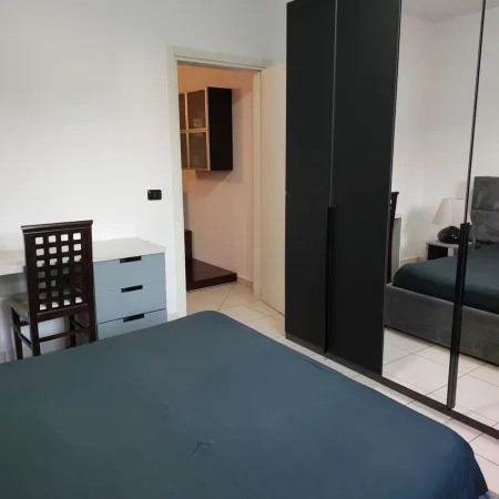 Tirane, jepet me qera apartament 2+1+Ballkon Kati 8, 90 m² 600 € (Kompleksi Panorama Don Bosko)