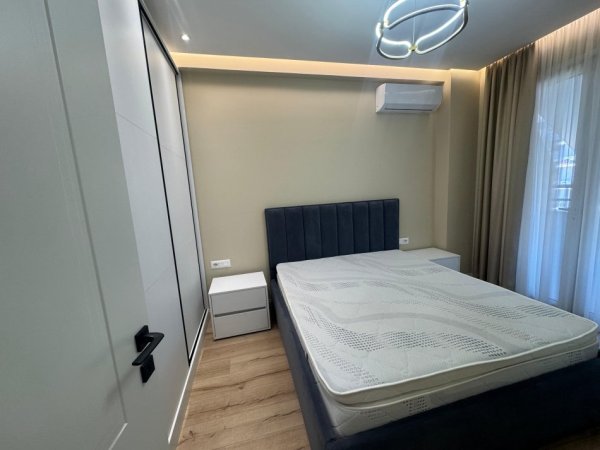 Tirane, jepet me qera apartament 2+1+Ballkon Kati 5, 105 m² 700 € (Bulevrdi i Ri)