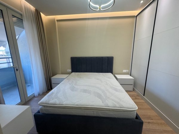 Tirane, jepet me qera apartament 2+1+Ballkon Kati 5, 105 m² 700 € (Bulevrdi i Ri)