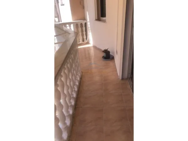Durres, jepet me qera apartament 1+1 Kati 2, 53 m² 300 € (Plazh Iliria)