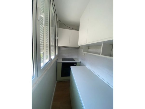 Tirane, jepet me qera apartament 1+1 Kati 3, 50 m² 400 € (Rruga Bardhyl)