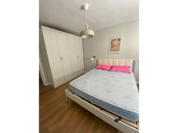 Tirane, jepet me qera apartament 1+1 Kati 3, 50 m² 400 € (Rruga Bardhyl)