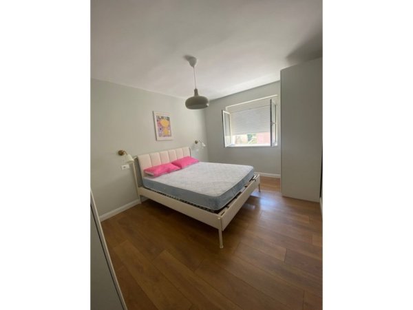 Tirane, jepet me qera apartament 1+1 Kati 3, 50 m² 400 € (Rruga Bardhyl)