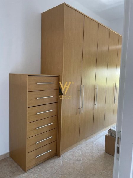 Tirane, jepet me qera apartament 1+1+Ballkon Kati 4, 65 m² 450 € (21 DHJETORI)