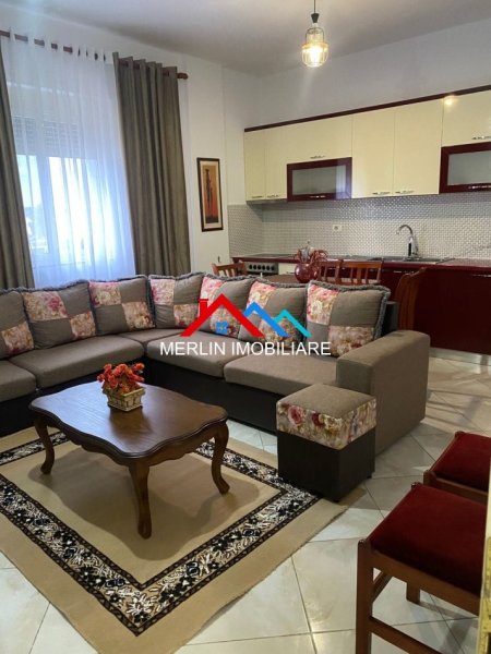 Tirane, jepet me qera apartament 1+1+Ballkon Kati 2, 65 m² 400 € (RRUGA QEMAL DRACINI)