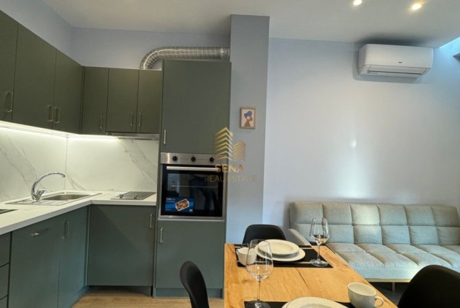 Tirane, jepet me qera apartament 3+1+Ballkon Kati 6, 60 m² 650 € (Rruga Karl Gega)