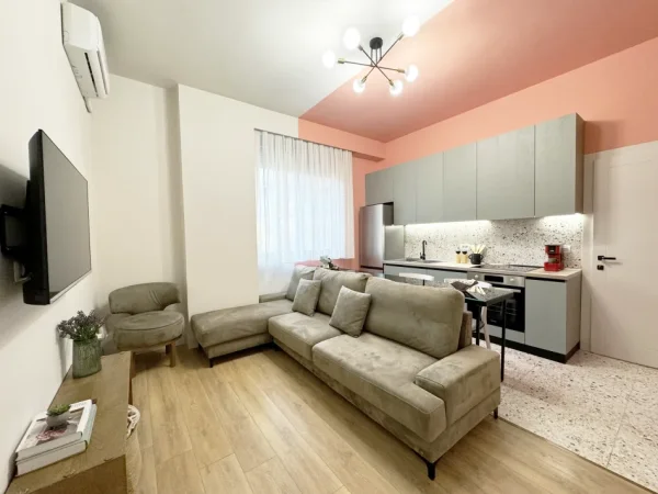 Tirane, jepet me qera apartament 1+1+Ballkon Kati 2, 47 m² 700 € (Rruga Hoxha Tahsim)