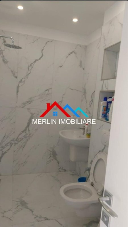 Tirane, jepet me qera apartament 1+1+Ballkon Kati 9, 74 m² 600 € (RRUGA FERIT XHAJKO)