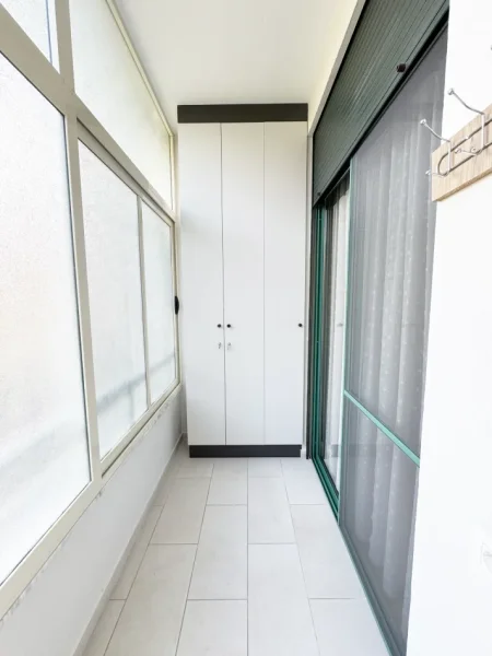 Tirane, jepet me qera apartament 1+1+Ballkon Kati 2, 47 m² 700 € (Rruga Hoxha Tahsim)