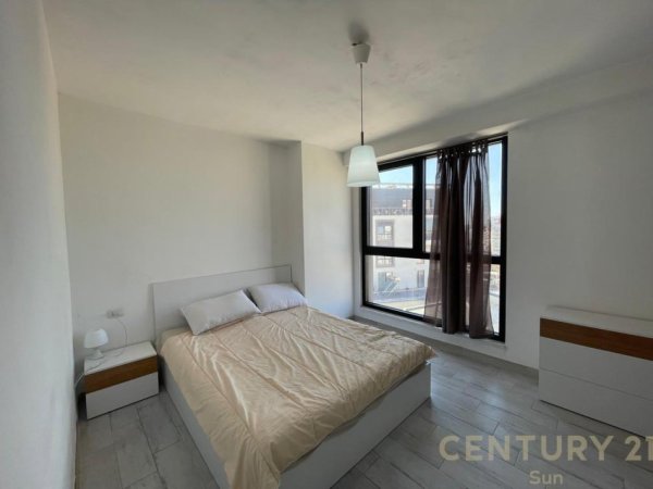 Tirane, jepet me qera apartament 3+1 Kati 10, 100 m² 700 € (ish Fusha e Aviacionit)