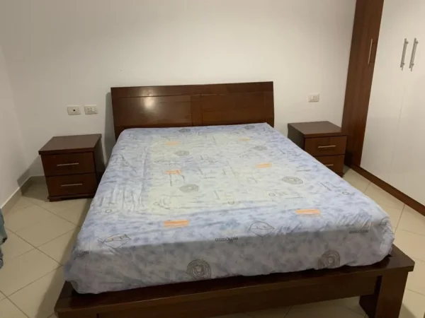 Tirane, shitet apartament 1+1+Ballkon Kati 4, 57 m² 113.000 € (Petrela)